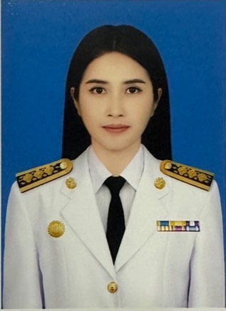 นางสาวพลอยนิตา พิชัยจารุวัชร์